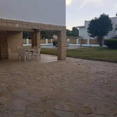 Privada La Pedrereta 萨洛